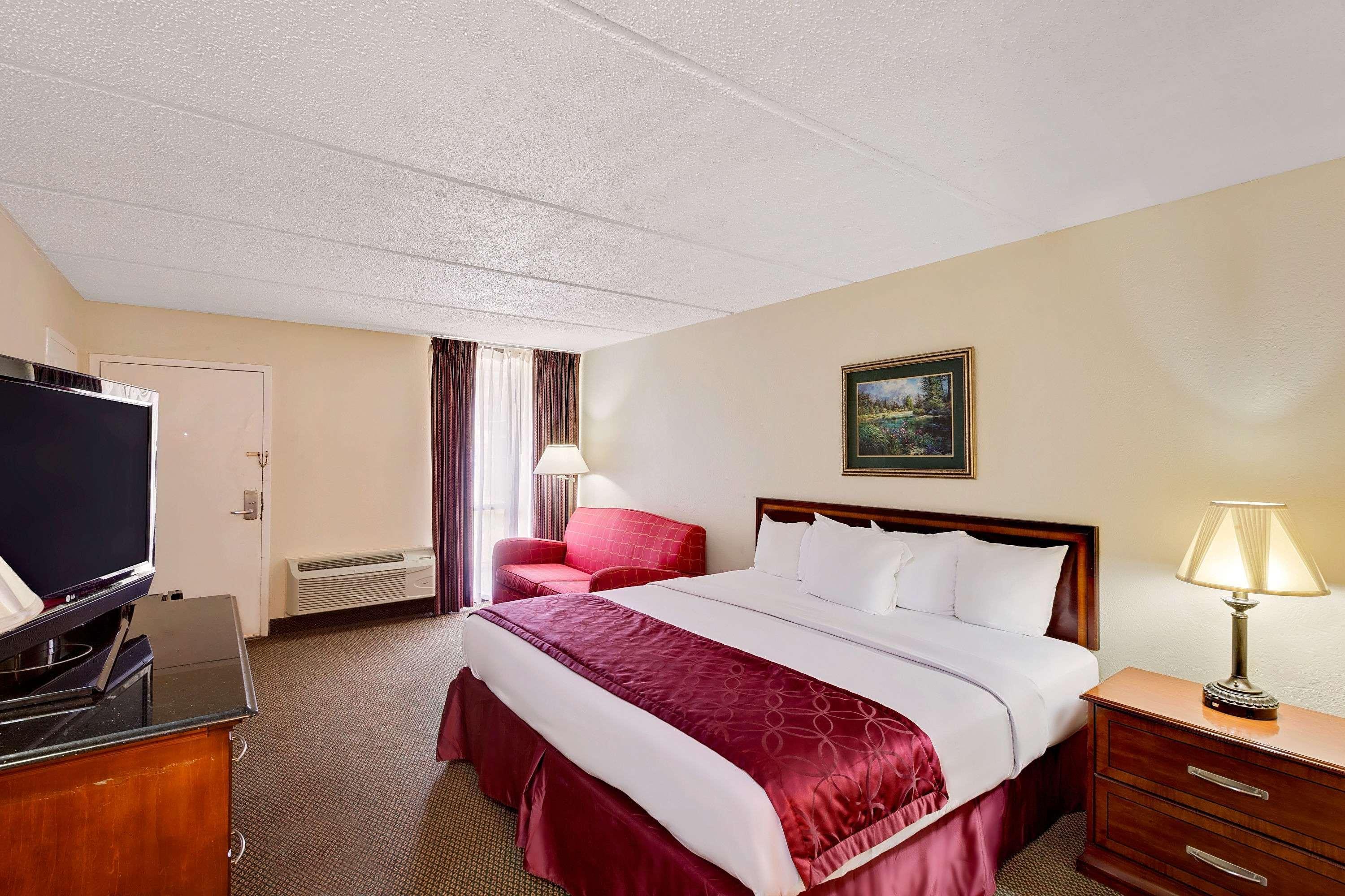 Days Inn By Wyndham Bay City Exterior photo