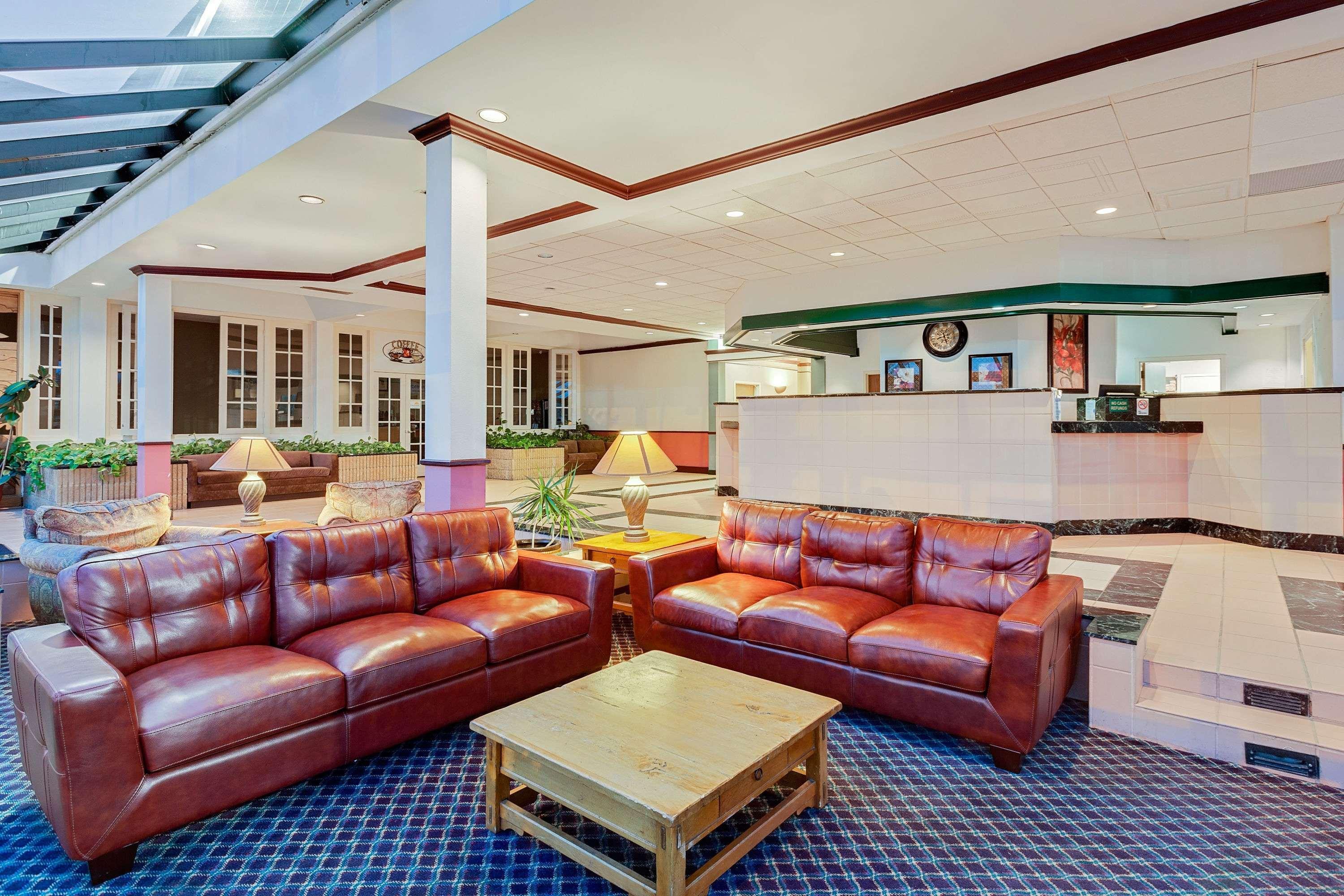 Days Inn By Wyndham Bay City Exterior photo