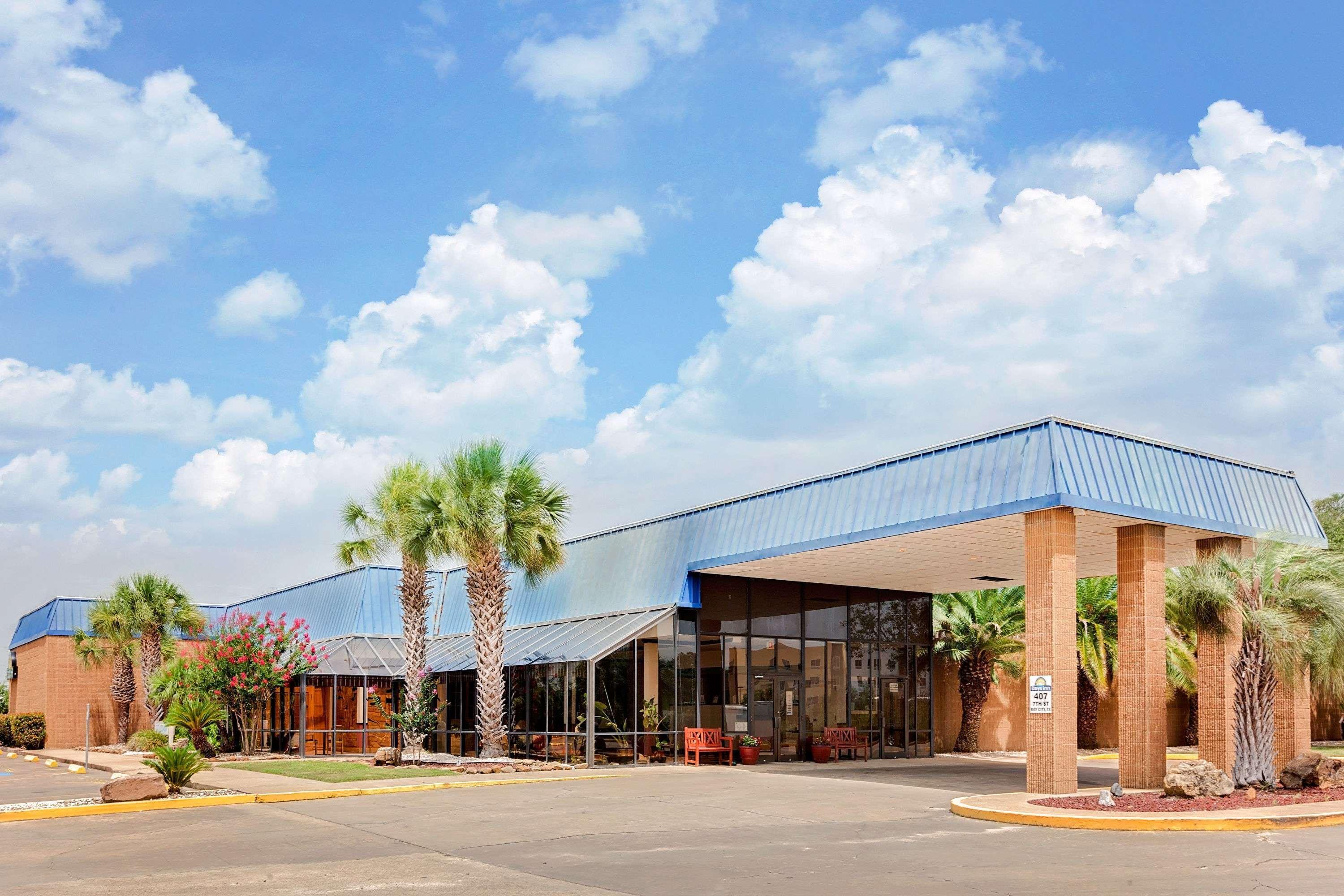 Days Inn By Wyndham Bay City Exterior photo