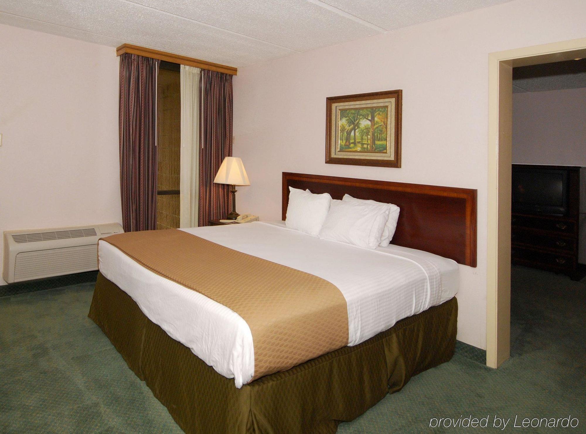 Days Inn By Wyndham Bay City Exterior photo