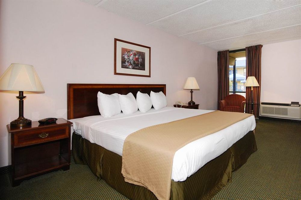 Days Inn By Wyndham Bay City Exterior photo