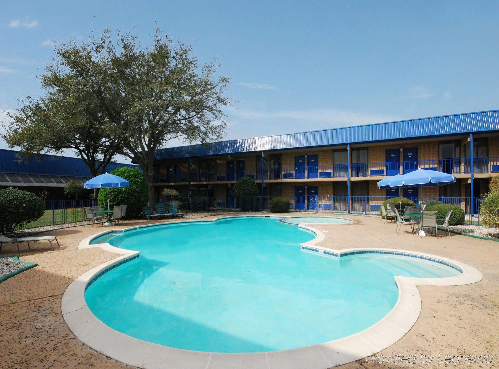 Days Inn By Wyndham Bay City Exterior photo